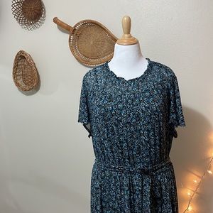 2X Ava and Viv Floral Maxi Dress with Tied Waist Feature and Black Slip Under